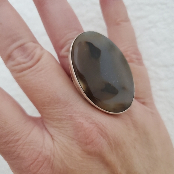 Oval Montana Agate Ring - Picture 1 of 5
